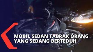 Mobil Sedan Tabrak Sejumlah Pengendara Motor yang Sedang Berteduh 8 Motor Hancur