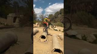 La gente ve obstáculos yo veo un parque de BikeTrial  #bike #biketrial #bikeshorts #bikers