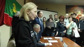 «Ночлежке» быть? Дарья Байбакова на встрече с жителями Москвы