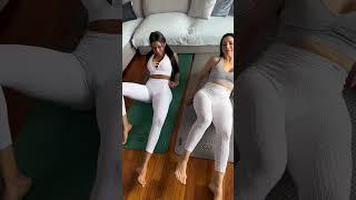 Neiva Mara @neivafriendsEstirando con #friends #amigas #estiramientos #stretching #neivamara