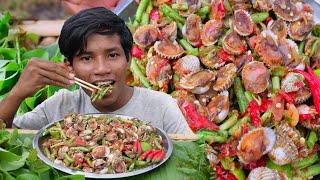 Eating Oyster With String Beans Salad Very Delicious