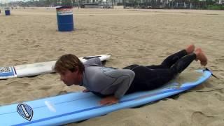 Learn To Surf Natural Surf Technique for beginner surfers. Equipment how to pop-up catching wave