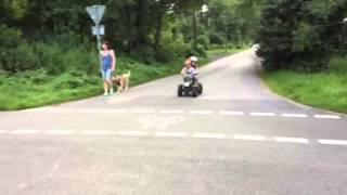 Luca und Marlon fahren Quad