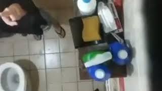 VIRAL SEORANG WANITA DI INTIP OLEH PRIA TAK DI KENAL DI TOILET pakai hpcamera #shorts #trending