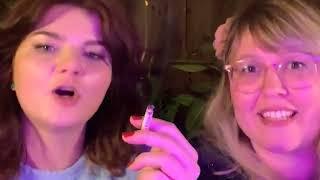 Sophie Passmann raucht smoking
