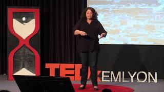 Quitter le privé pour lhumanitaire  Valérie Docher  TEDxEMLYON