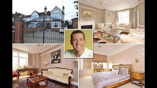 Inside Dale Winton secret rented suburban semi where he was found dead - 247 News