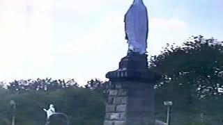 Campane di Lourdes- vecchio filmato di un pellegrinaggio anno 2000