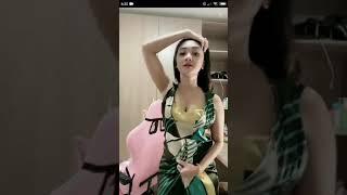 Kaka cantik nari versi 0274...... colmek