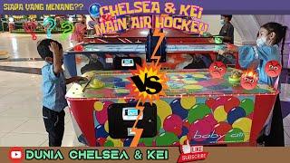 Chelsea & Kei Main Air Hockey di Timezone