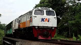 GE CM20EMP  CC2061307 Leads The TAKSAKA Train Run Through South Central Line Railroads