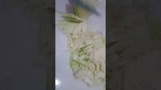 CABBAGE  SLICE THIN FOR PANCIT  #vegetable#pancit#shorts@Maritess kitchen