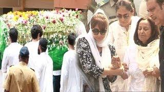 Jiah Khans TRAGIC DEATH - TV & BOLLYWOOD Pays RESPECT