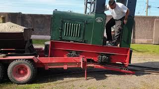 Feldbahn Renchen Kieslore verladen mit der Gmeinder-Lok