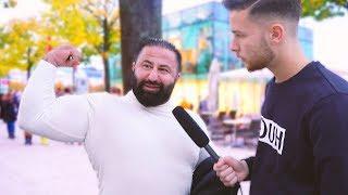 HAMBURGS BREITESTER MANN verliert Armdrücken .. STREET COMEDY  Denizon