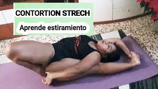 contortion strechPose de estiramientos