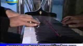 Mahsun Kirmizigul Musician  Piano Caliyor 