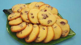 Easy to make tender butter and raisin cookies