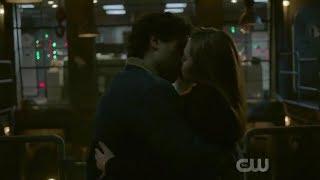 Legacies 1x16 Finale  Hope and Landon kiss and she tells him that she loves him