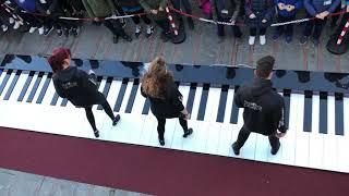 Despacito - Luis Fonsi with Big Piano  Pianoforte Gigante  Prestige Eventi