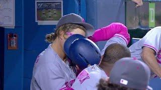 LAD@TOR Hernandez gives Gonzalez a good luck kiss