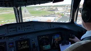 ATR72-600 cockpit landing