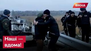 Новий ОБМІН ПОЛОНЕНИМИ 50 українських захисників ступають на рідну землю — ПЕРШІ КАДРИ