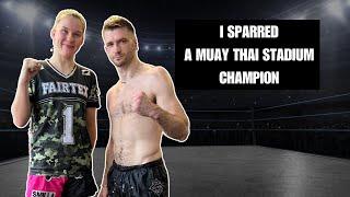 Smilla Sundell Spars Ognjen Topic - An Omnoi Muay Thai Stadium Champion