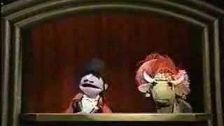 Classic Sesame Street - Mumford makes Gladys disappear