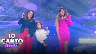 Io Canto Family - Carlotta mamma Erika e Mietta in  E la luna bussò