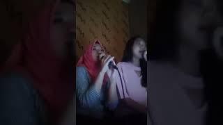 Liatin uting jilbab hot goyang seksi goyang maut Rina Listiani