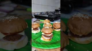 Homemade Mini Chicken Burger  @CatAndRatOfficial #trendingshorts #food #shortsvideo