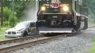 The live accident of car and bus