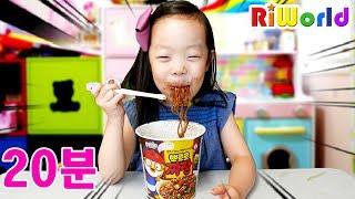 Funny Kitchen play. eating noodle . video for kids. toys. family fun. RIWORLD