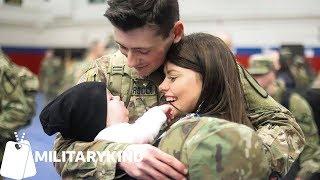 Babys first homecoming results in tearful group hug  Militarykind