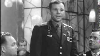 Yuriy Gagarin says a New Year Toast 1963 with English subs