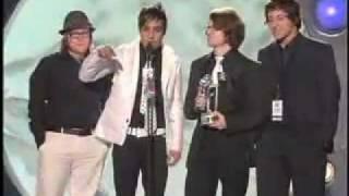 Fall Out Boy Giving Gerard Way a Hug at the 2005 MTV2 Awards