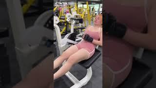 DETIK DETIK CEWEK GYM SEXY TALI BH LEPAS