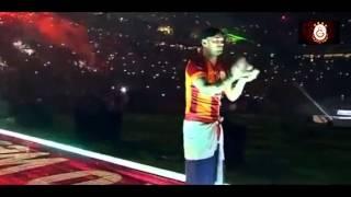 Wesley Sneijder 3lü Şov & Galatasaray 20  Şampiyonluk Kutlaması