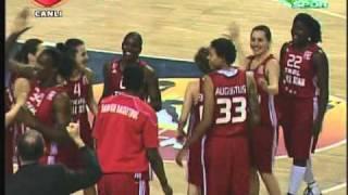 Sylvia Fowles Dunk All Star Game 2011