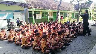 Latihan Tepuk Pramuka Latihan Pramuka Perdana di SD Glonggong Jakenan #tepukpramuka #pramuka