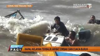 Kapal Nelayan Terbalik Akibat Ombak dan Cuaca Buruk