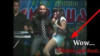 Dangdut Koplo Hot Goyangan Sexy Risma Pertwi bikin mak currrr..