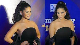 Sunny Leone Slaying In Revealing Outfit at Midday Showbiz Icon Awards 2024