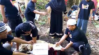 Wanita Penyembelih Qurban Pertama di Kuningan Jawa Barat