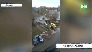 Невнимательность стала причиной аварии на пересечении улиц Батыршина и Баруди  ТНВ