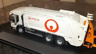 Dennis Eagle Olympus Veolia Refuse Truck by Oxford Diecast