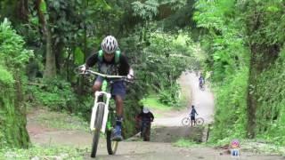 Gowes di jalur full tanjakan ekstrim