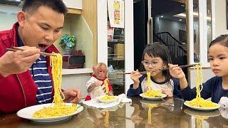 Bibi Chip and Xuka enjoy delicious noodles cooked by Dad