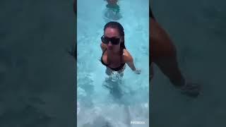 Anna Tatangelo - Hot in bikini